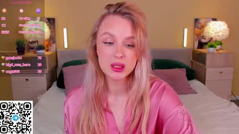 Snapshot of kiraruiz chatting on February 3, 6:22 am Kira online show from February 3, 6:22 am