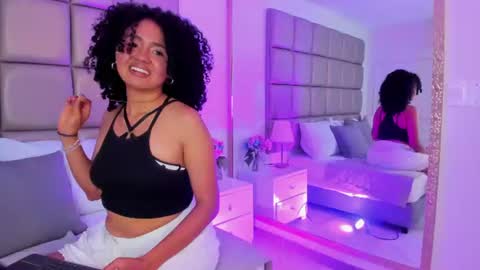 Snapshot of kiraspell chatting on June 23, 6:28 pm kiraspell online show from June 23, 6:28 pm