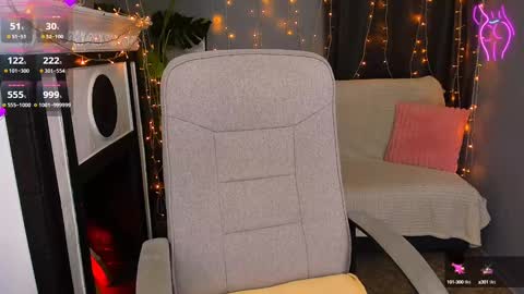 kiraxmoon online show from December 13, 1:59 am