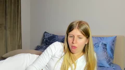 Kira online show from December 1, 7:08 pm