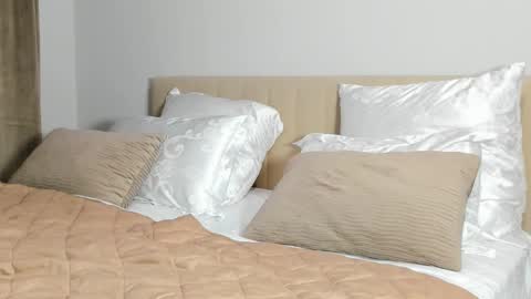 Kira online show from March 17, 7:06 pm