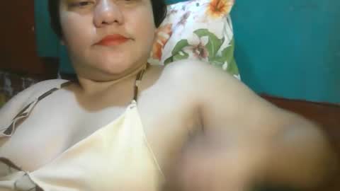 Snapshot of kiss_me_loves chatting on September 28, 12:16 am kiss_me_loves online show from September 28, 12:16 am