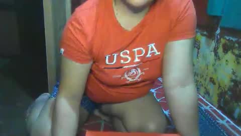 Snapshot of kiss_me_loves chatting on October 11, 8:13 am kiss_me_loves online show from October 11, 8:13 am