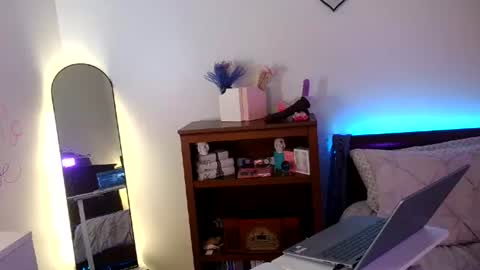 Morgan Monroe online show from July 8, 2:27 am