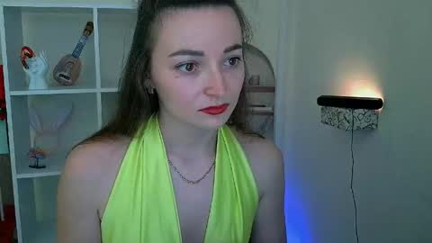 Snapshot of kiss_shy chatting on May 25, 4:35 pm Valeria online show from May 25, 4:35 pm
