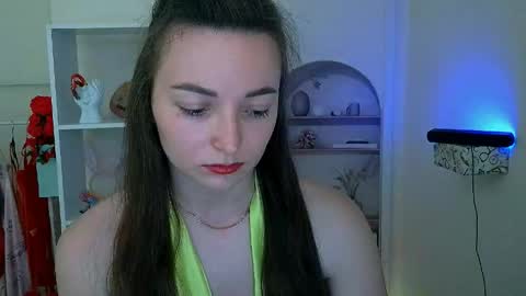 Snapshot of kiss_shy chatting on May 26, 4:58 pm Valeria online show from May 26, 4:58 pm