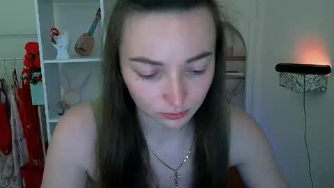 Snapshot of kiss_shy chatting on June 1, 5:03 pm Valeria online show from June 1, 5:03 pm