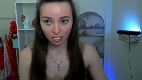 Snapshot of kiss_shy chatting on June 2, 5:42 am Valeria online show from June 2, 5:42 am