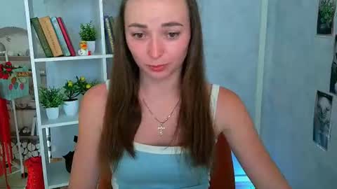 Snapshot of kiss_shy chatting on July 12, 3:36 pm Valeria online show from July 12, 3:36 pm