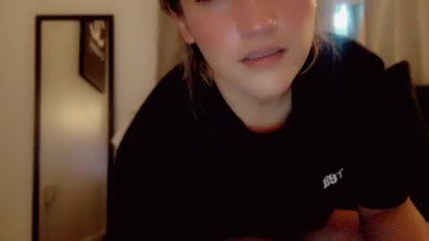 Snapshot of kissahsins chatting on January 27, 3:18 pm Kissah Kreampuff online show from January 27, 3:18 pm