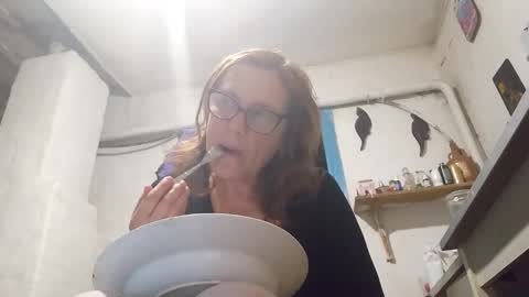 kissandvibe online show from October 31, 9:27 pm