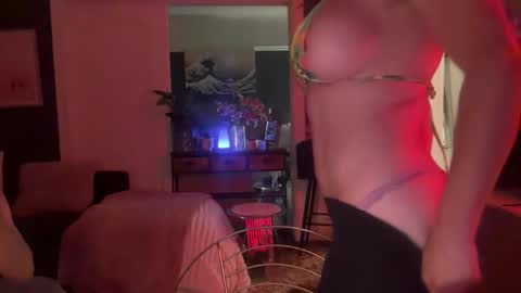 Snapshot of kissasaintt chatting on April 11, 5:23 am kissasaintt online show from April 11, 5:23 am