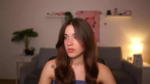 Sisi online show from May 6, 1:05 pm