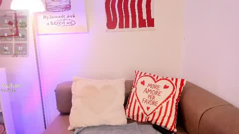 Snapshot of kissme_cutie chatting on July 1, 5:45 pm Call me Nicolle online show from July 1, 5:45 pm