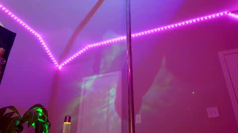 Snapshot of kissmerosy chatting on November 5, 11:27 pm Rose online show from November 5, 11:27 pm