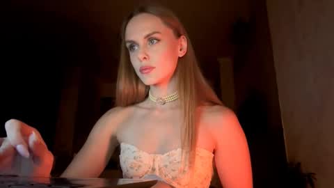 Emma online show from September 24, 5:27 pm