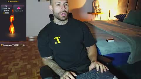 Snapshot of kite__ chatting on February 20, 1:11 pm kite__ online show from February 20, 1:11 pm