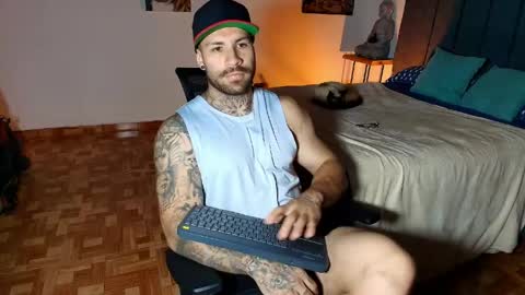 Snapshot of kite__ chatting on April 19, 10:56 pm kite__ online show from April 19, 10:56 pm