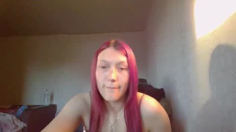 Snapshot of kiti_kitiss chatting on May 3, 4:35 pm kiti_kitiss online show from May 3, 4:35 pm