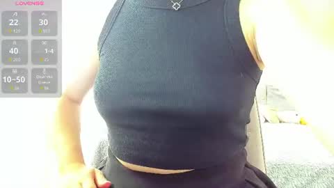 kitkatvel online show from June 13, 5:49 am