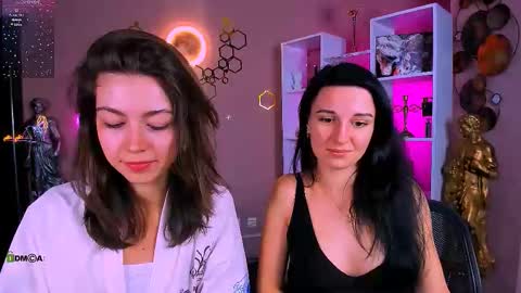 kitniss online show from October 1, 12:11 pm