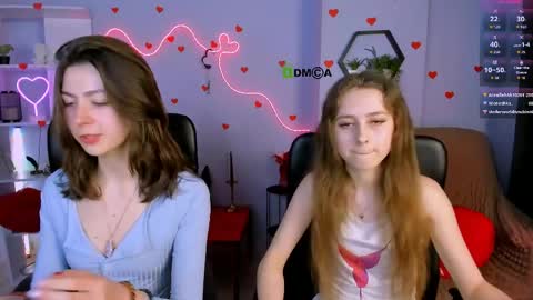 kitniss online show from April 4, 7:11 pm