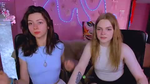 Snapshot of kitniss_dreamy chatting on June 21, 7:16 pm kitniss online show from June 21, 7:16 pm