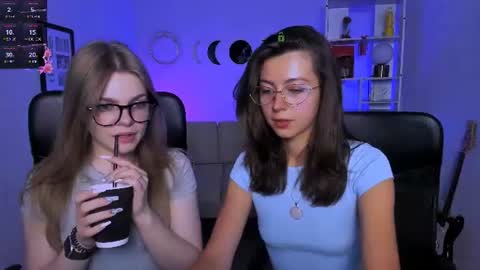Snapshot of kitniss_dreamy chatting on July 23, 7:34 pm kitniss online show from July 23, 7:34 pm