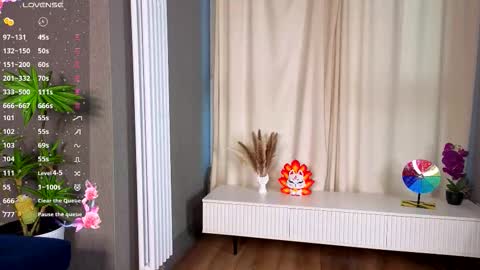 The sexy fox Kitsune online show from February 25, 5:50 am