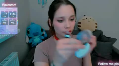 Snapshot of kitten_alisa chatting on May 24, 8:36 pm Alissa online show from May 24, 8:36 pm