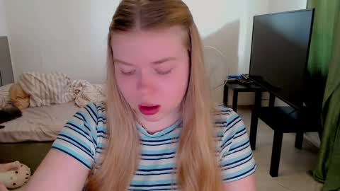 Jennyblonde and Emmabrunette online show from June 4, 1:50 pm