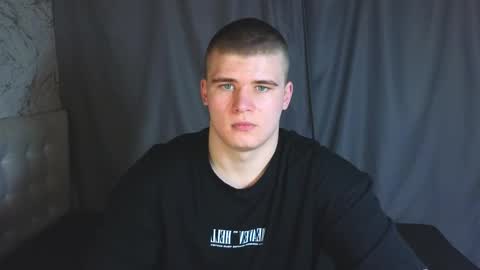 Snapshot of kittenmur chatting on December 14, 3:04 pm Vlad online show from December 14, 3:04 pm