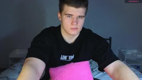 Snapshot of kittenmur chatting on February 14, 10:28 am Vlad online show from February 14, 10:28 am