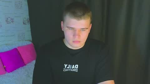 Snapshot of kittenmur chatting on September 30, 8:47 pm Vlad online show from September 30, 8:47 pm