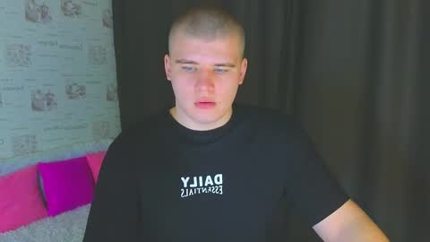 Snapshot of kittenmur chatting on October 2, 7:21 pm Vlad online show from October 2, 7:21 pm