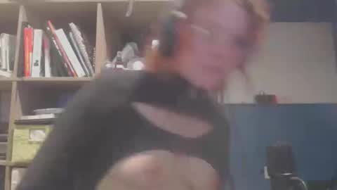 kittennervous online show from October 20, 1:06 am