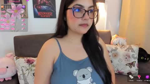 Snapshot of kittenxy_ chatting on January 12, 7:19 pm kitten online show from January 12, 7:19 pm