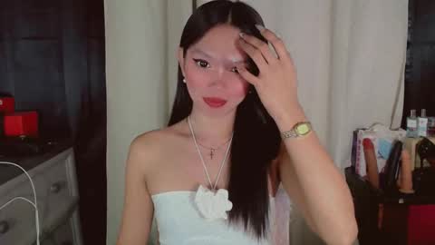Snapshot of kitteylovesyou chatting on April 18, 10:32 pm KITTY online show from April 18, 10:32 pm