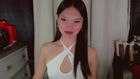 Snapshot of kitteylovesyou chatting on May 5, 9:45 pm KITTY online show from May 5, 9:45 pm
