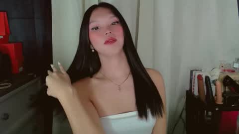 Snapshot of kitteylovesyou chatting on May 27, 9:23 pm KITTY online show from May 27, 9:23 pm