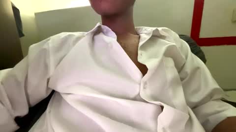 Snapshot of kitti1212 chatting on December 19, 12:01 pm kitti1212 online show from December 19, 12:01 pm