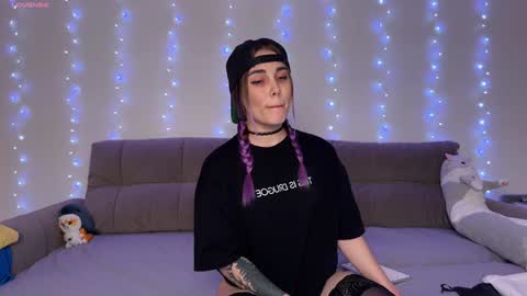 Snapshot of kittie_bear chatting on January 19, 6:32 pm Veronica online show from January 19, 6:32 pm