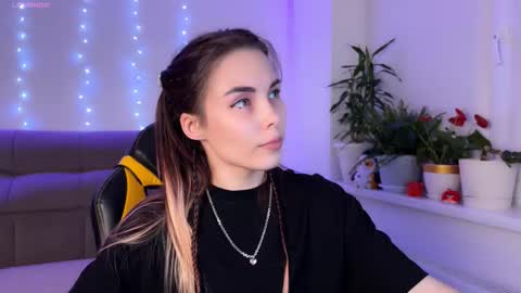 Snapshot of kittie_bear chatting on September 29, 11:42 pm Veronica online show from September 29, 11:42 pm