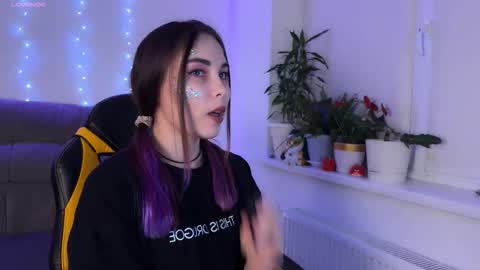 Snapshot of kittie_bear chatting on October 25, 4:46 pm Veronica online show from October 25, 4:46 pm