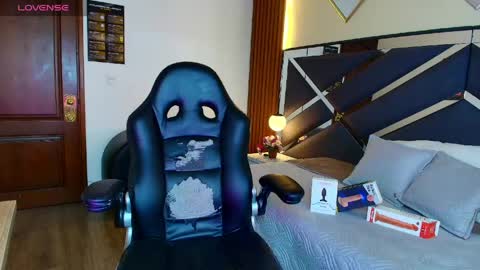 Snapshot of kittie_vixen chatting on April 30, 8:57 pm Kittie Vixen online show from April 30, 8:57 pm