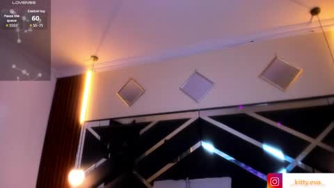 Snapshot of kittie_vixen chatting on May 21, 8:49 pm Kittie Vixen online show from May 21, 8:49 pm