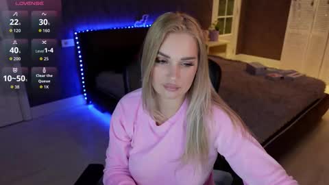 Snapshot of kittiliza chatting on October 31, 10:44 pm kittiliza online show from October 31, 10:44 pm