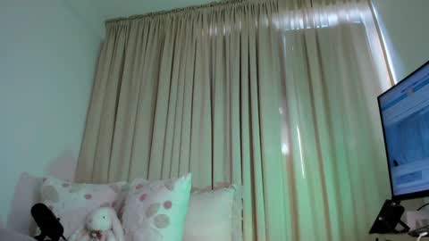 Snapshot of kitty__sophie chatting on October 23, 2:38 pm sophie online show from October 23, 2:38 pm