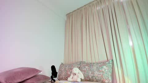 Snapshot of kitty__sophie chatting on November 4, 4:06 pm sophie online show from November 4, 4:06 pm