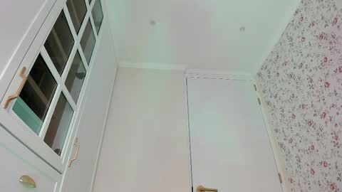 sophie online show from April 12, 4:34 pm